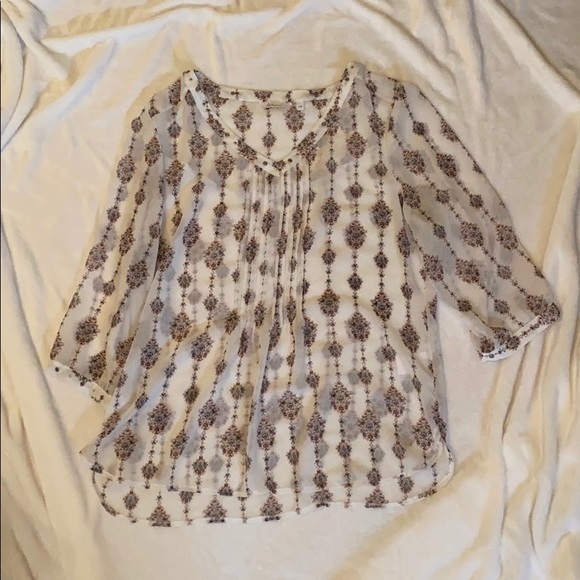 2/$24 Sheer 3/4 sleeve top - Picture 2 of 6